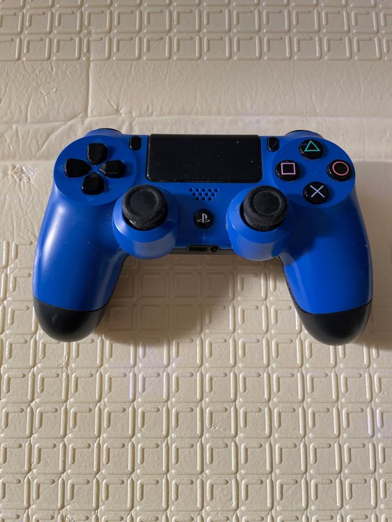 SONY PS4（ゲーム機本体・ゲームソフト）の商品画像 - 査定依頼日：2023年1月30日 - 最高査定価格：10,000円