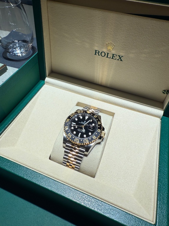 ロレックス GMTマスター （高級時計）の商品画像 - 査定依頼日：2025年6月8日 - 最高査定価格：3,150,000円