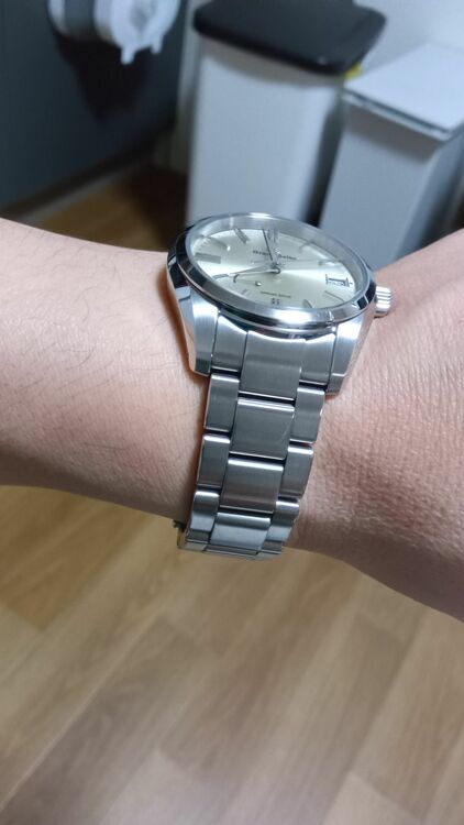 セイコー グランドセイコー sbgr437（高級時計）の商品画像 - 査定依頼日：2025年11月23日 - 最高査定価格：330,000円