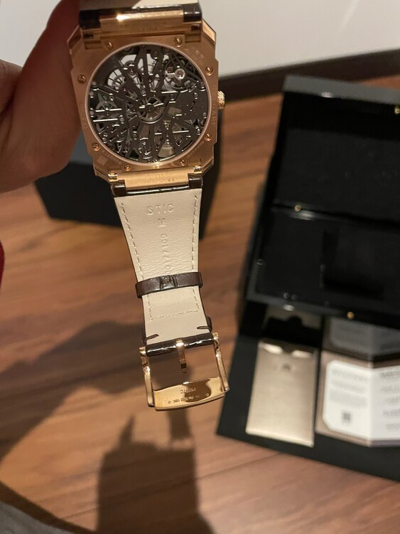 ブルガリ オクト 103667（高級時計）の商品画像 - 査定依頼日：2025年4月29日 - 最高査定価格：3,400,000円