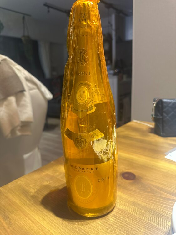 クリスタル（お酒）の商品画像 - 査定依頼日：2025年2月18日 - 最高査定価格：35,000円