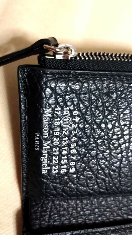 Maison Margiela 二つ折り財布（ブランド財布・小物）の商品画像 - 査定依頼日：2025年10月4日 - 最高査定価格：20,000円