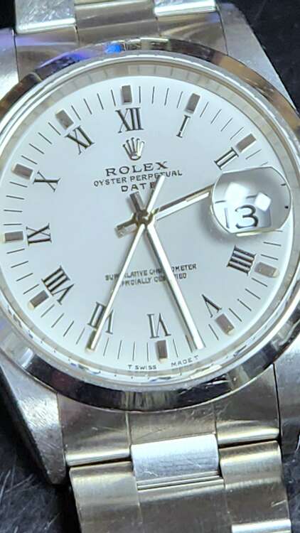 ロレックス パーペチュアルデイト 15200（高級時計）の商品画像 - 査定依頼日：2024年12月15日 - 最高査定価格：600,000円