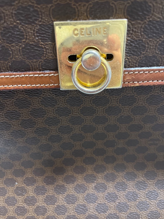 セリーヌ  （ブランドバッグ）の商品画像 - 査定依頼日：2025年11月9日 - 最高査定価格：20,000円