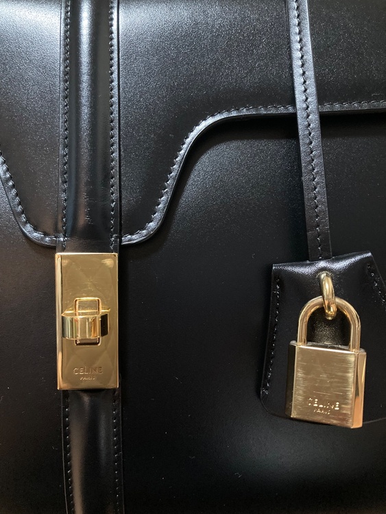 セーズミディアムブラック（ブランドバッグ）の商品画像 - 査定依頼日：2025年12月9日 - 最高査定価格：200,000円