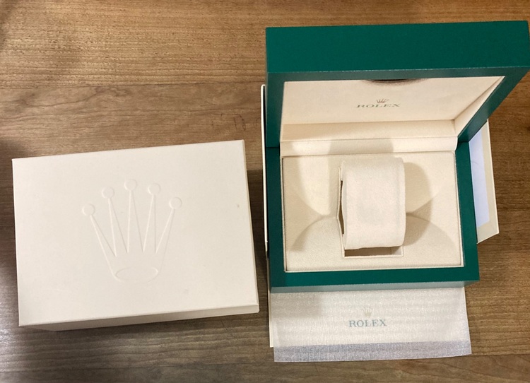 126610LV（高級時計）の商品画像 - 査定依頼日：2025年10月13日 - 最高査定価格：2,300,000円