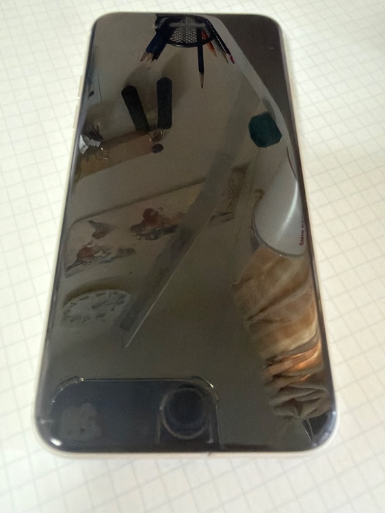 iPhone SE (第 2 世代) 128GB au（スマホ）の商品画像 - 査定依頼日：2026年3月29日 - 最高査定価格：12,000円