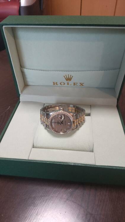 ロレックス デイデイト （高級時計）の商品画像 - 査定依頼日：2026年4月10日 - 最高査定価格：4,000,000円