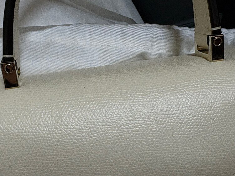 ヴァレクストラ  （ブランドバッグ）の商品画像 - 査定依頼日：2025年3月19日 - 最高査定価格：130,000円