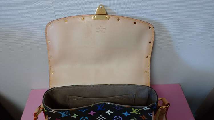 ソローニュ（ブランドバッグ）の商品画像 - 査定依頼日：2022年8月14日 - 最高査定価格：150,000円