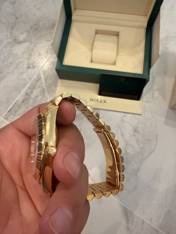 ロレックス デイデイト 22823（高級時計）の商品画像 - 査定依頼日：2025年7月26日 - 最高査定価格：7,000,000円