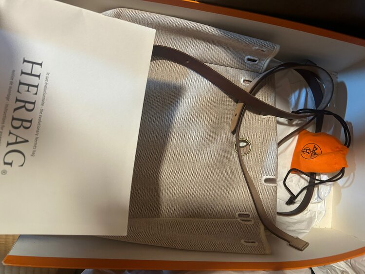 HERAAG（ブランドバッグ）の商品画像 - 査定依頼日：2025年2月13日 - 最高査定価格：250,000円