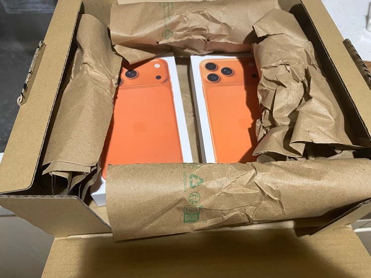 iPhone17 Pro Max 1TB Orange（スマホ）の商品画像 - 査定依頼日：2025年10月14日 - 最高査定価格：231,000円