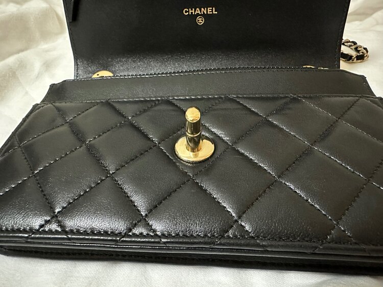 チェーンウォレット　トレンディcc マトラッセ（ブランドバッグ）の商品画像 - 査定依頼日：2025年5月22日 - 最高査定価格：360,000円