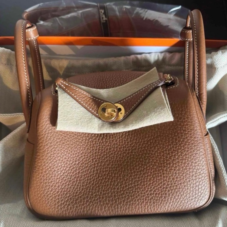 リンディミニ　ゴールド（ブランドバッグ）の商品画像 - 査定依頼日：2025年11月12日 - 最高査定価格：1,000,000円