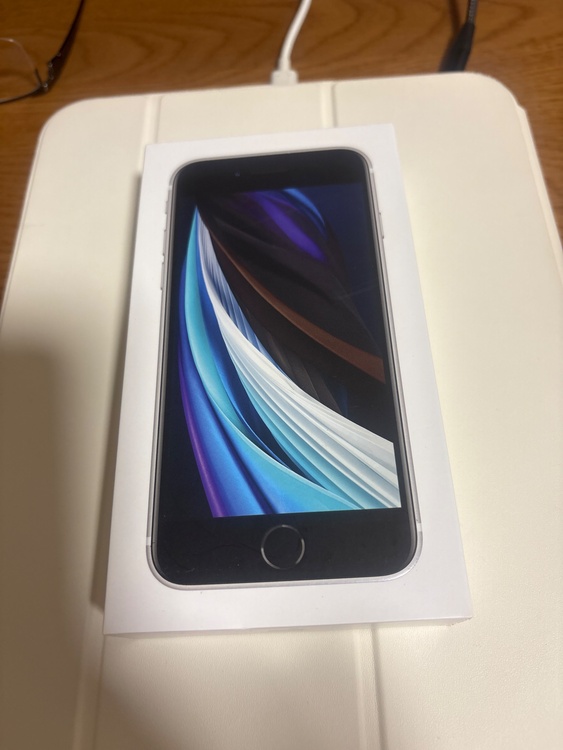 iPhone SE (第 2 世代) 128GB SIMフリー（スマホ）の商品画像 - 査定依頼日：2026年4月17日 - 最高査定価格：15,000円
