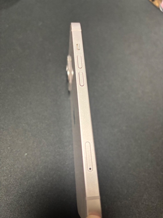 iPhone 13 128GB Softbank（スマホ）の商品画像 - 査定依頼日：2025年6月10日 - 最高査定価格：27,000円