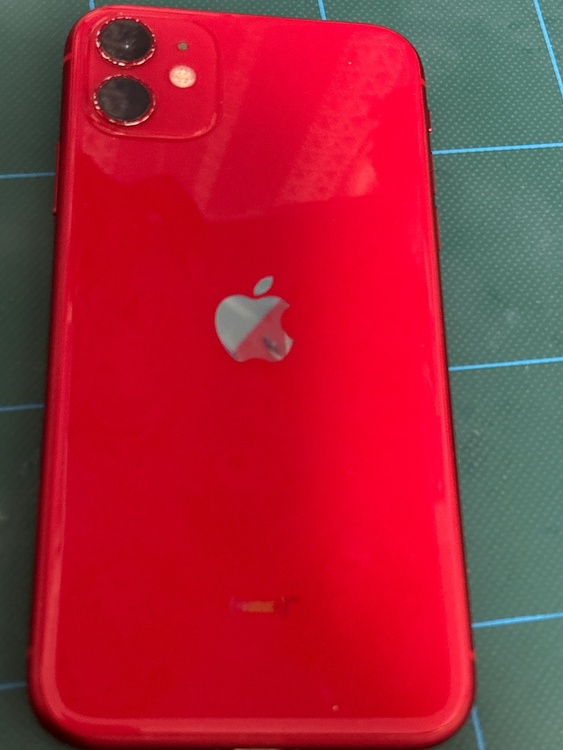 iPhone iPhone11 128GB au（スマホ）の商品画像 - 査定依頼日：2026年9月7日 - 最高査定価格：15,000円
