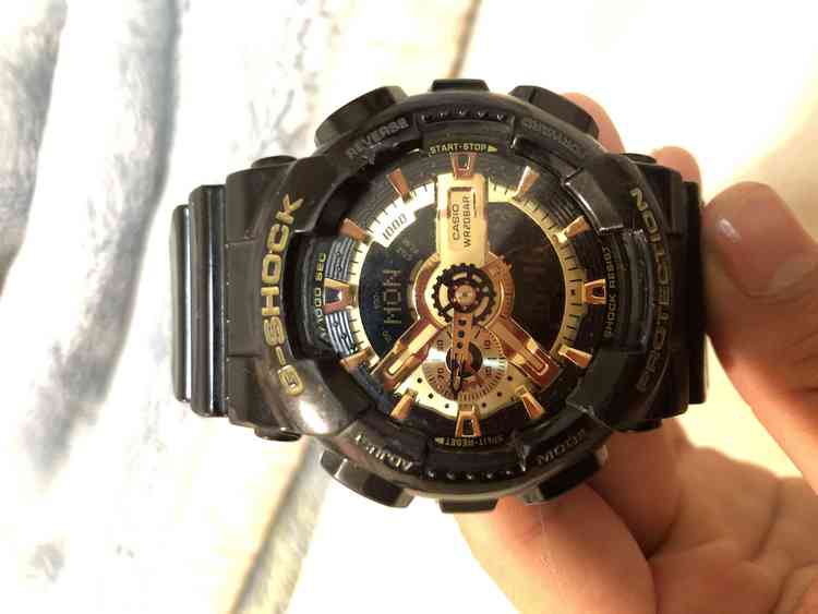 G-SHOCK ブラックxゴールドシリーズ GA-110GB-1AJF（高級時計）の商品画像 - 査定依頼日：2019年9月2日 - 最高査定価格：3,000円