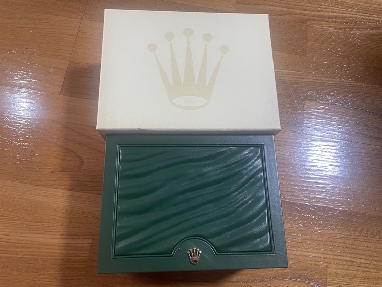 RefNo:114270  Serial:F681995（高級時計）の商品画像 - 査定依頼日：2025年12月25日 - 最高査定価格：1,000,000円