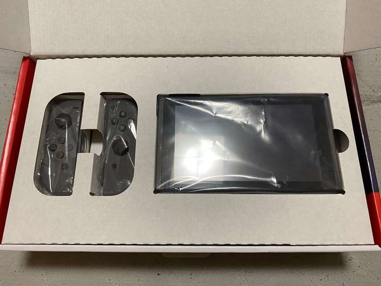 Nintendo Switch本体 /Joy-Con(L)/(R) グレー（ゲーム機本体・ゲームソフト）の商品画像 - 査定依頼日：2022年9月16日 - 最高査定価格：24,500円