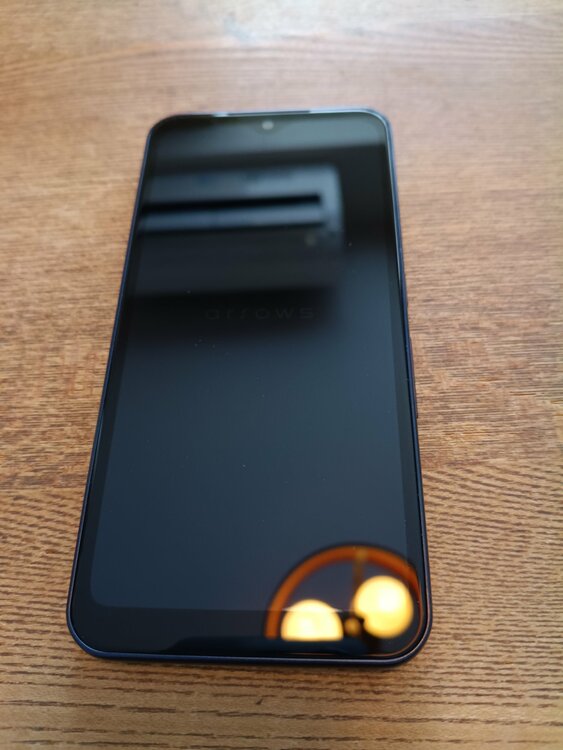 arrows arrows We docomo（スマホ）の商品画像 - 査定依頼日：2026年8月6日 - 最高査定価格：2,500円