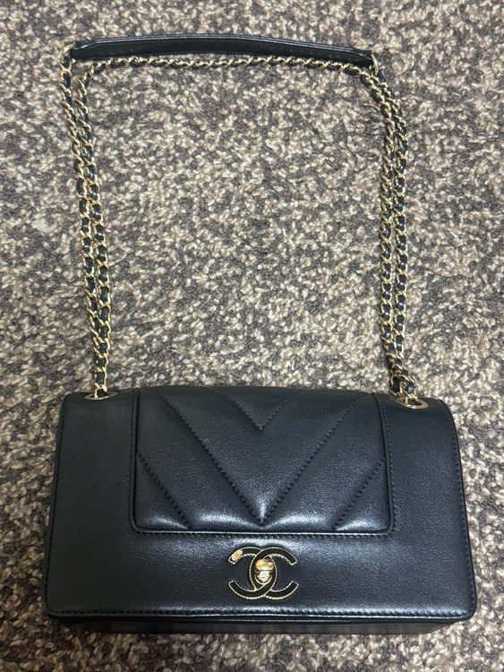 マドモアゼル（ブランドバッグ）の商品画像 - 査定依頼日：2025年9月24日 - 最高査定価格：300,000円