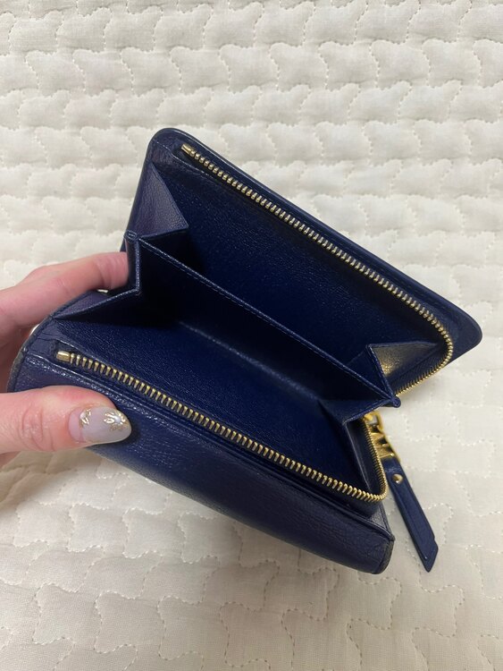 ミュウミュウ  （ブランドバッグ）の商品画像 - 査定依頼日：2025年5月8日 - 最高査定価格：3,000円