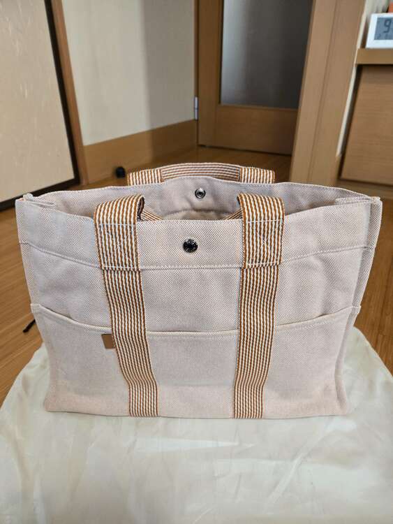 エルメス　フールトゥ（ブランドバッグ）の商品画像 - 査定依頼日：2025年2月9日 - 最高査定価格：25,000円