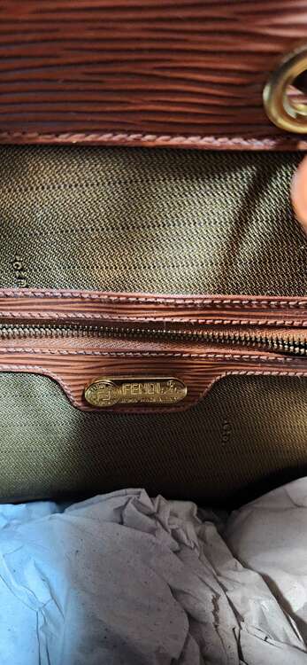 フェンディ  （ブランドバッグ）の商品画像 - 査定依頼日：2025年3月22日 - 最高査定価格：30,000円