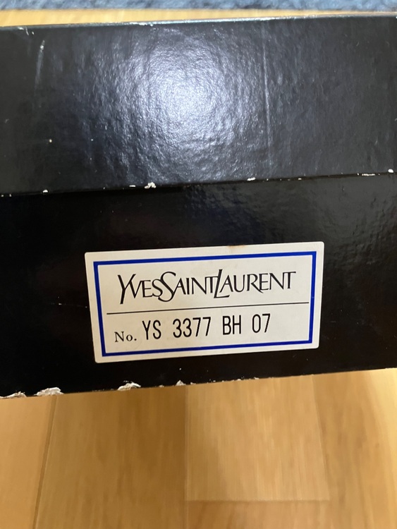 イブサンローラン  （ブランドバッグ）の商品画像 - 査定依頼日：2025年8月12日 - 最高査定価格：14,000円