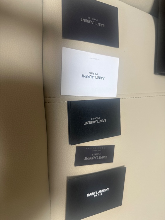 イブサンローラン  （ブランドバッグ）の商品画像 - 査定依頼日：2025年11月13日 - 最高査定価格：210,000円