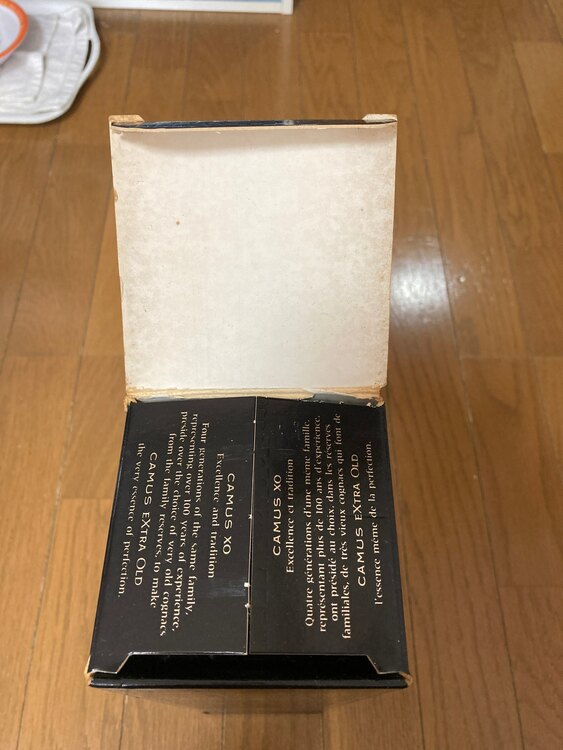 ブランデー カミュ （お酒）の商品画像 - 査定依頼日：2025年5月21日 - 最高査定価格：3,000円