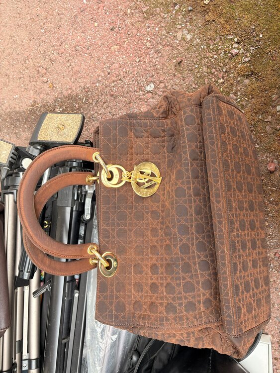 だいぶ、昔のクリスチャンディオールのカバン（ブランドバッグ）の商品画像 - 査定依頼日：2025年4月25日 - 最高査定価格：20,000円