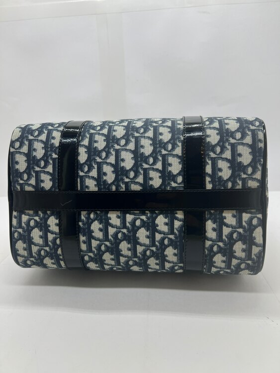 ディオール  （ブランドバッグ）の商品画像 - 査定依頼日：2025年1月16日 - 最高査定価格：130,000円