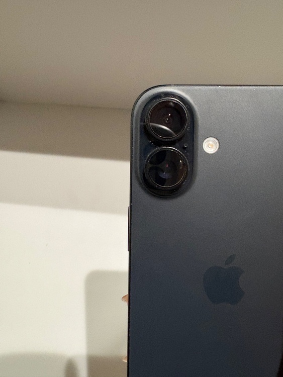 iPhone iPhone 16 128GB SIMフリー（スマホ）の商品画像 - 査定依頼日：2026年10月13日 - 最高査定価格：88,000円