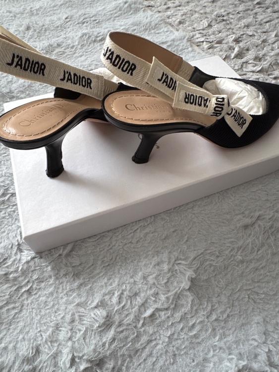 DIOR（古着・ファッション）の商品画像 - 査定依頼日：2026年4月3日 - 最高査定価格：5,000円