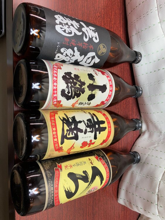 芋焼酎4本セット　さつま小鶴・小鶴黄麹・小鶴くろ・白露黒麹（お酒）の商品画像 - 査定依頼日：2025年3月21日