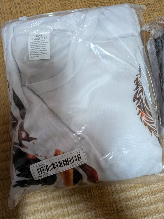 外国製品衣類ノンブランドスマウォッチ帽子と香水（古着・ファッション）の商品画像 - 査定依頼日：2026年7月11日 - 最高査定価格：100,000円
