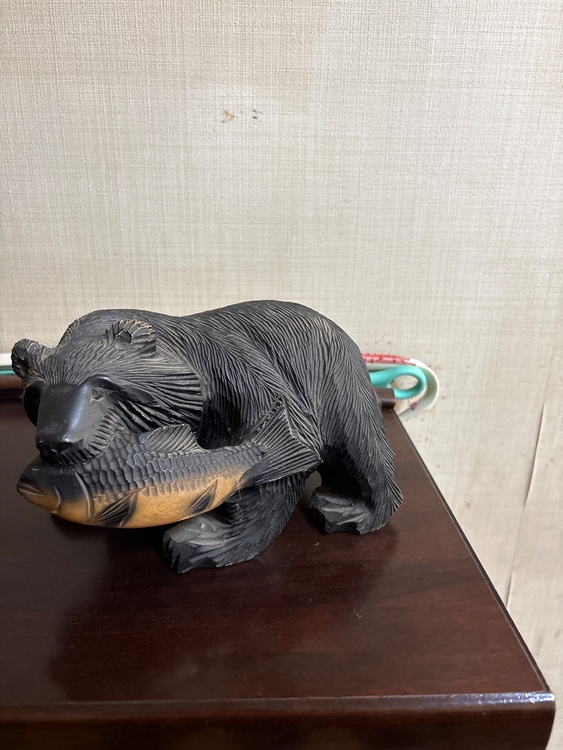 アイヌ彫熊（美術品・骨董品）の商品画像 - 査定依頼日：2026年6月13日 - 最高査定価格：3,000円