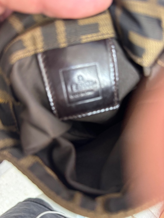 ショルダー（ブランドバッグ）の商品画像 - 査定依頼日：2025年10月8日 - 最高査定価格：20,000円