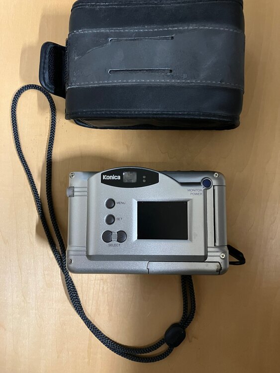 コニカ　Q −M100 デジタルカメラ（カメラ）の商品画像 - 査定依頼日：2025年2月16日