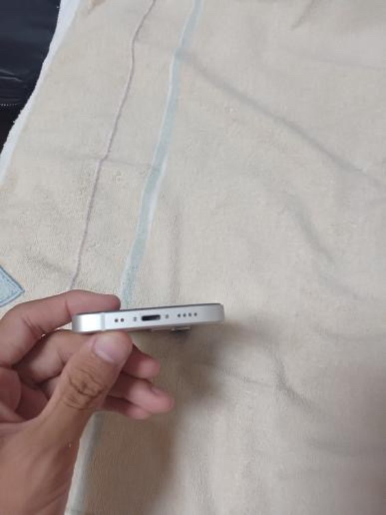 iPhone 12 mini 128GB docomo（スマホ）の商品画像 - 査定依頼日：2025年9月22日 - 最高査定価格：18,000円