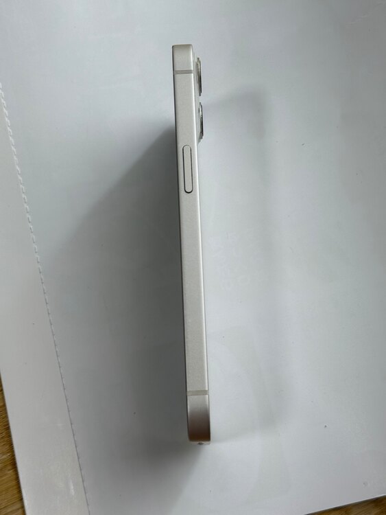 iPhone 13 128GB au（スマホ）の商品画像 - 査定依頼日：2025年3月27日 - 最高査定価格：47,000円