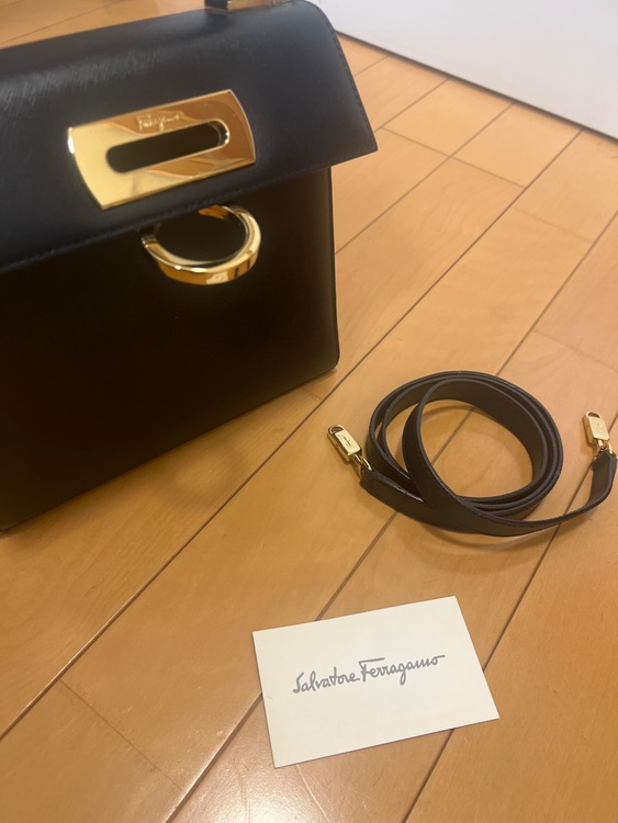 フェラガモ  （ブランドバッグ）の商品画像 - 査定依頼日：2025年11月6日 - 最高査定価格：35,000円