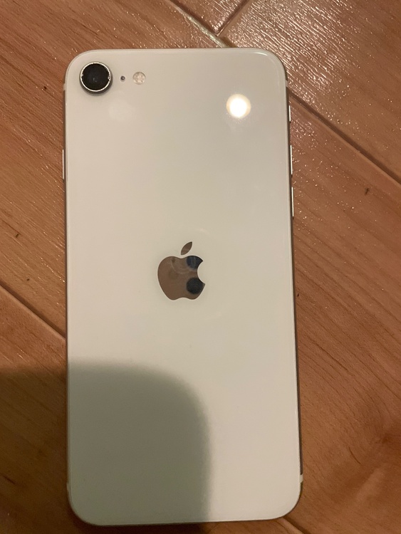 iPhone iPhone SE (第 2 世代) 64GB docomo（スマホ）の商品画像 - 査定依頼日：2026年9月3日 - 最高査定価格：3,500円