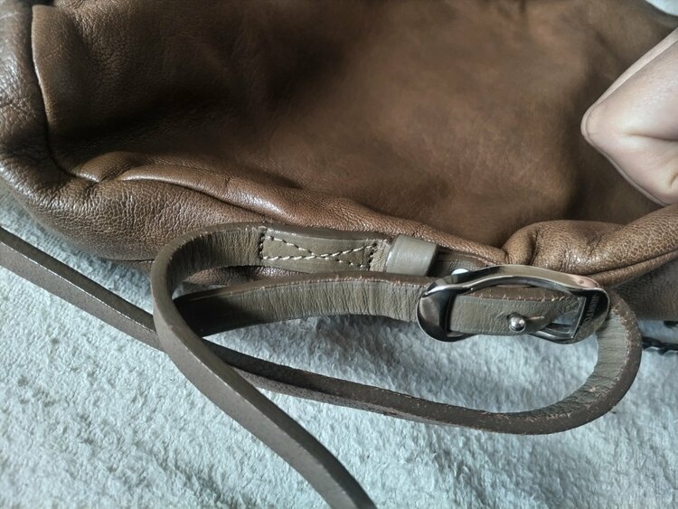 ジミーチュウ  （ブランドバッグ）の商品画像 - 査定依頼日：2026年3月16日 - 最高査定価格：6,000円