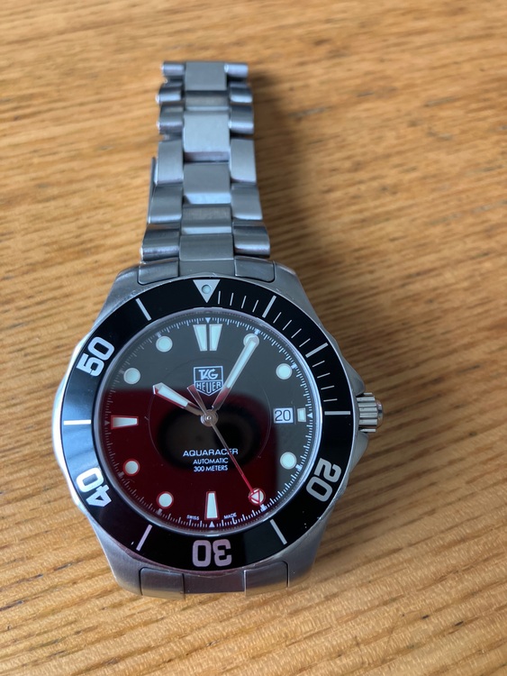 タグホイヤー アクアレーサー WAB2010FL875（高級時計）の商品画像 - 査定依頼日：2025年8月20日 - 最高査定価格：110,000円