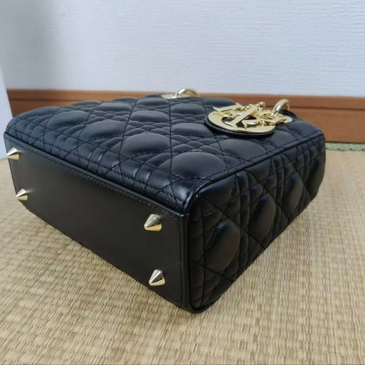 レディディオール MYABC（ブランドバッグ）の商品画像 - 査定依頼日：2023年9月1日 - 最高査定価格：400,000円