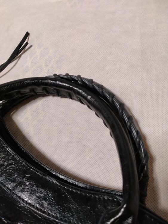 バレンシアガ  （ブランドバッグ）の商品画像 - 査定依頼日：2025年6月4日 - 最高査定価格：55,000円